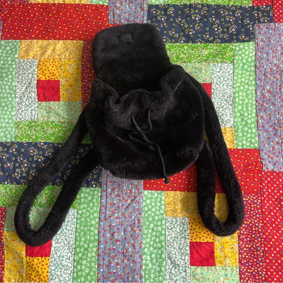 Fuzzy mini backpack - Picture 2 of 3
